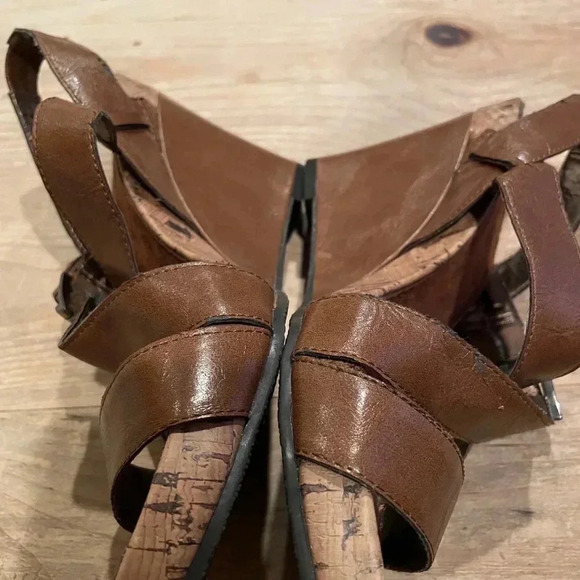 Vintage Aerosoles Size 9 Strappy Sandal side buckle leather suede - Picture 6 of 9